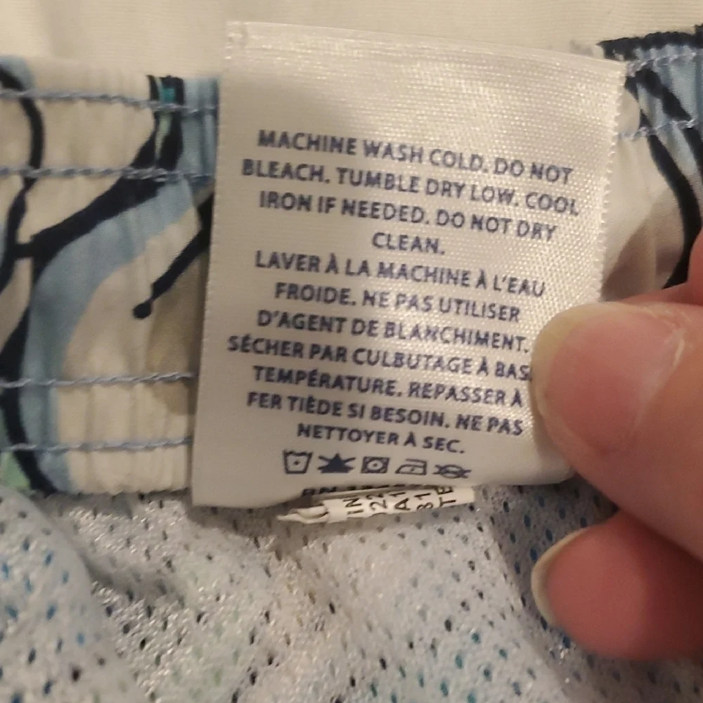 Vineyard Vines Chappy Swim Trunks in Pelican MagnoliaMEDIUM 12/14 BOY